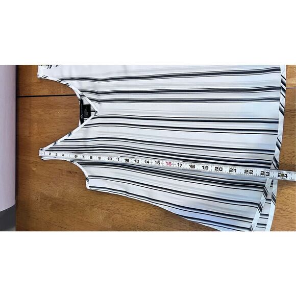 A/X ARMANI EXCHANGE WHITE BLUE SLEEVELESS TOP WOMENS SIZE XS - Picture 5 of 7